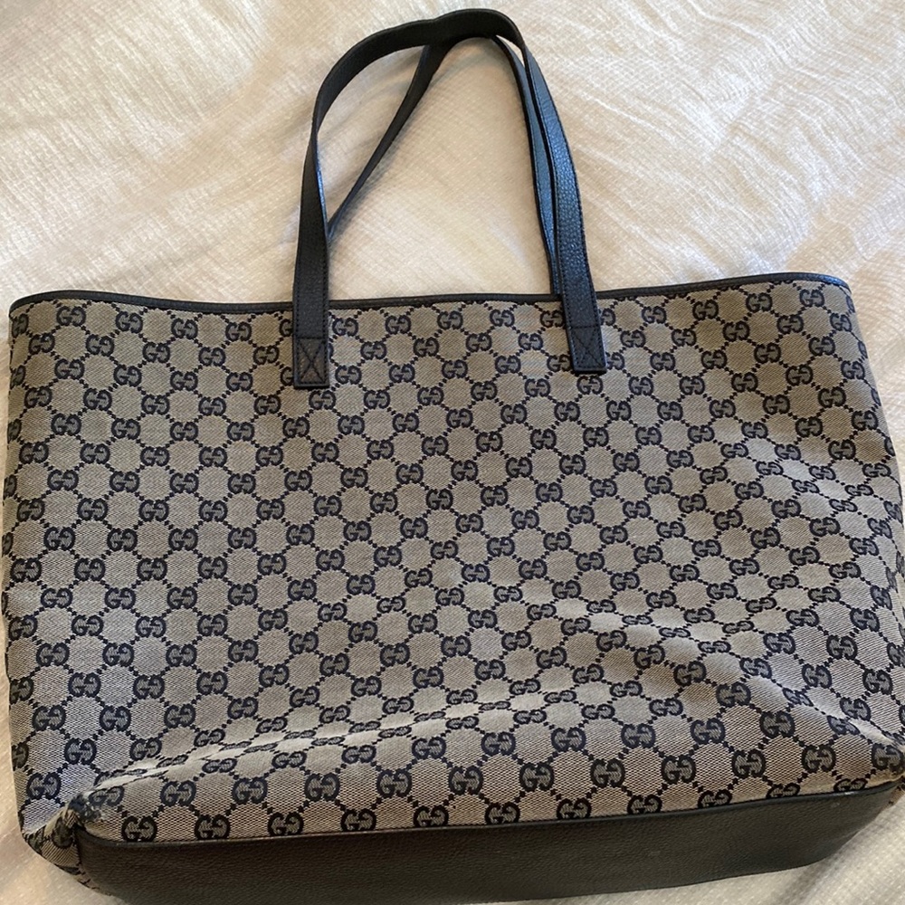 Authentic Gucci carry all bag
